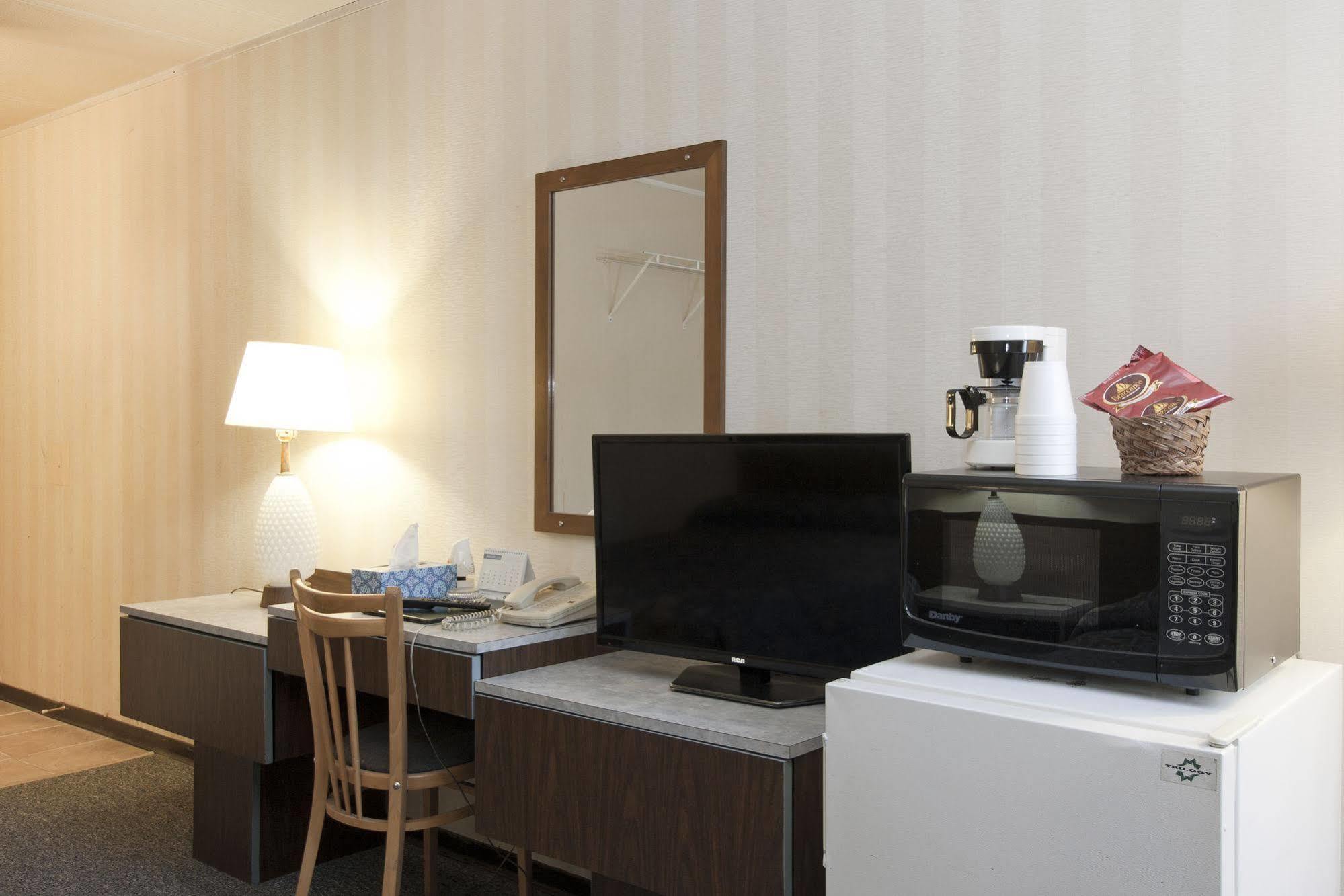 Springs Motor Inn Wainwright ภายนอก รูปภาพ
